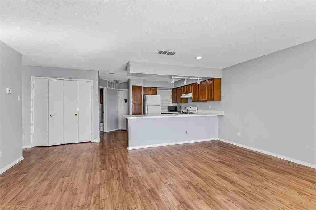 304 Henry M Chandler Dr - Photo 4 of 9