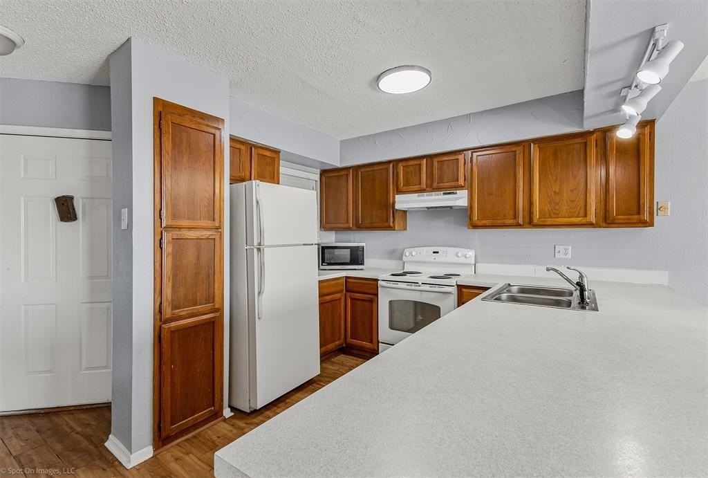 304 Henry M Chandler Dr - Photo 5 of 9