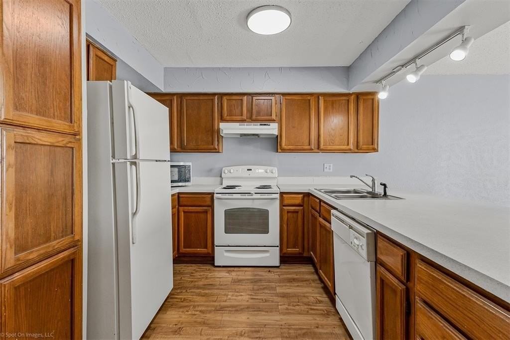 304 Henry M Chandler Dr - Photo 6 of 9