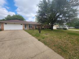 featured image of 206 Hackberry Dr