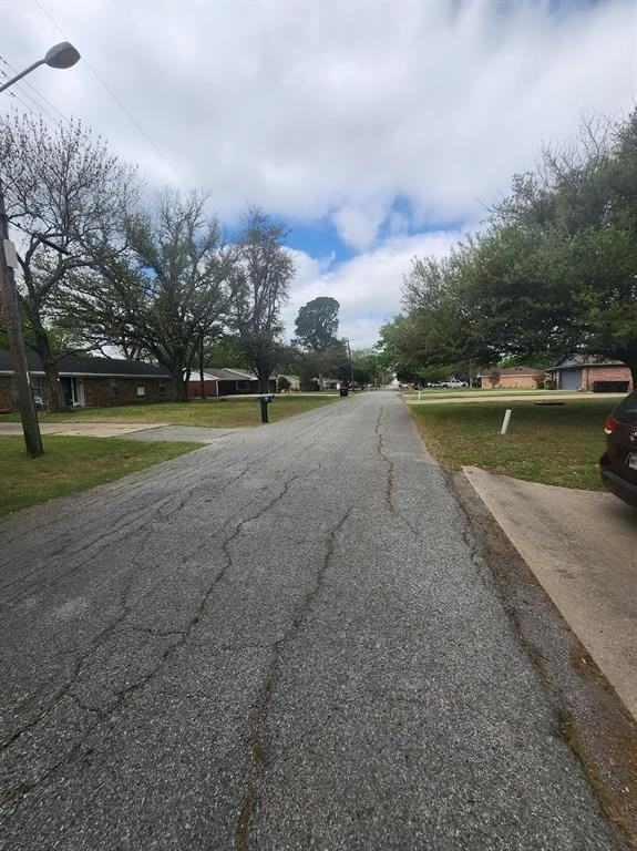 206 Hackberry Dr - Photo 5 of 24