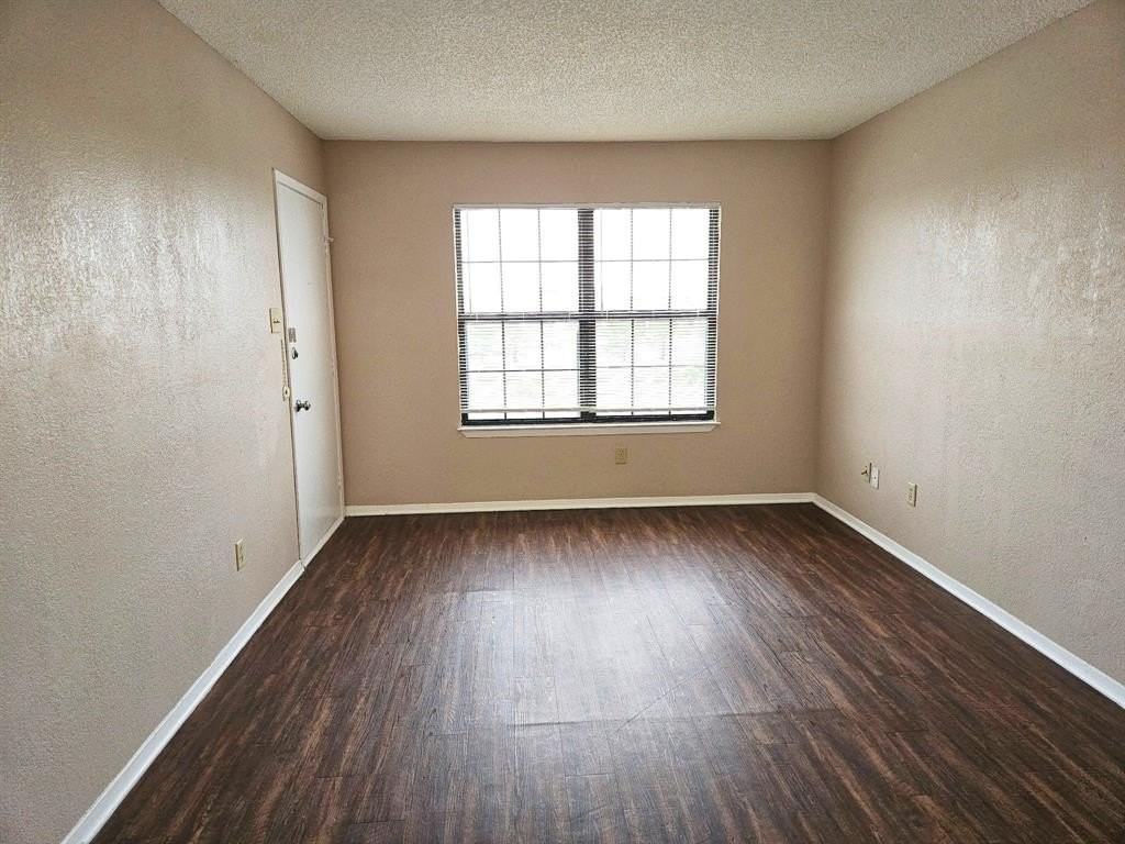 6321 Richland Plaza Dr #D - Photo 5 of 11