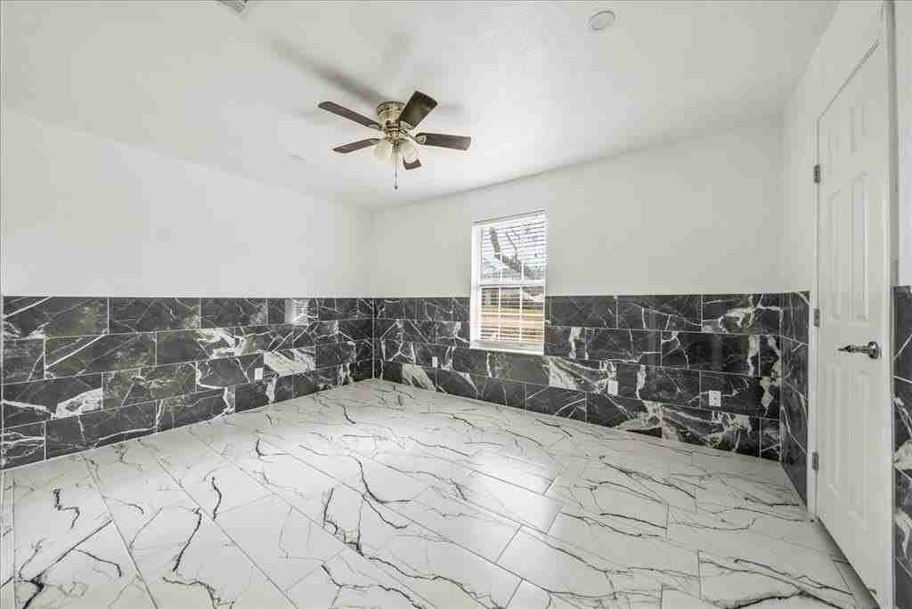 5507 Alexander St - Photo 6 of 18