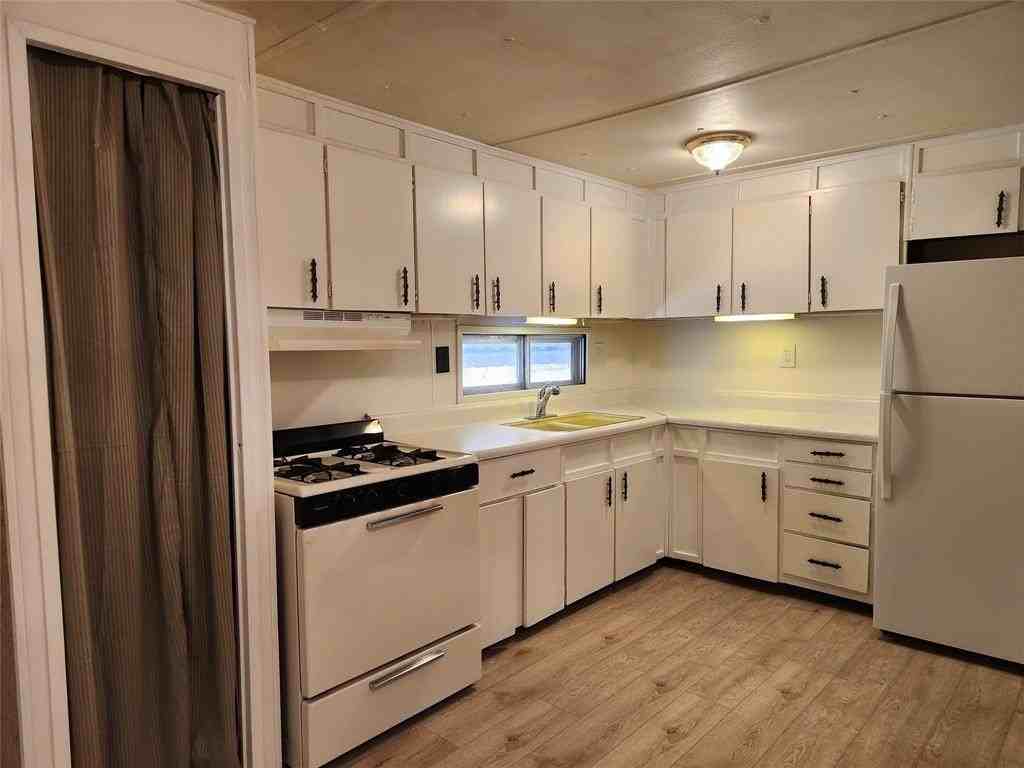 12208 Lunar Ln - Photo 5 of 16