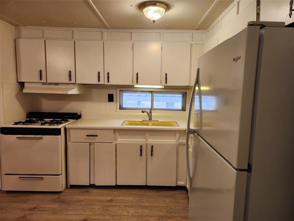 12208 Lunar Ln - Photo 6 of 16