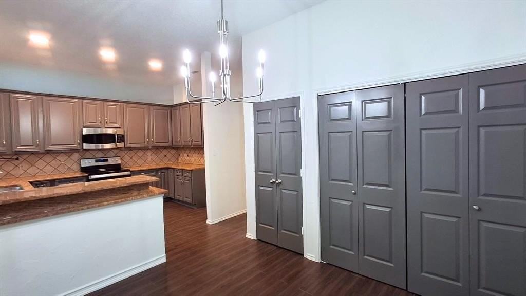 3218 Mapleridge Dr - Photo 6 of 23