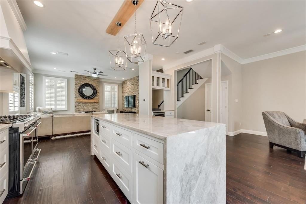 2902 N Pearl St - Photo 4 of 36