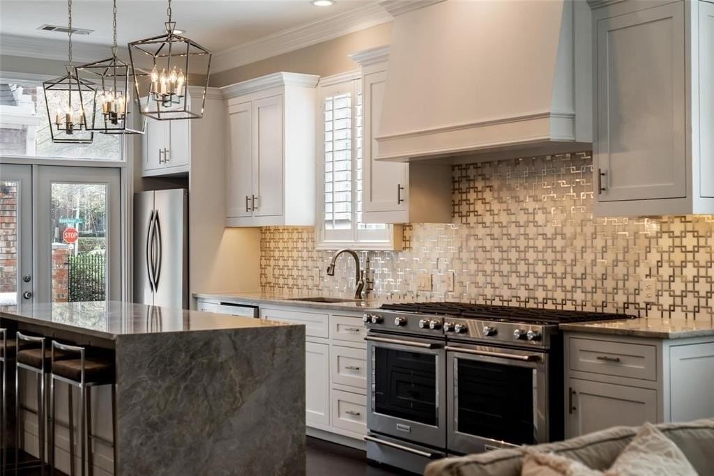 2902 N Pearl St - Photo 6 of 36