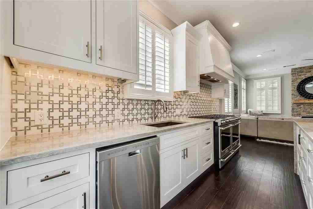 2902 N Pearl St - Photo 7 of 36