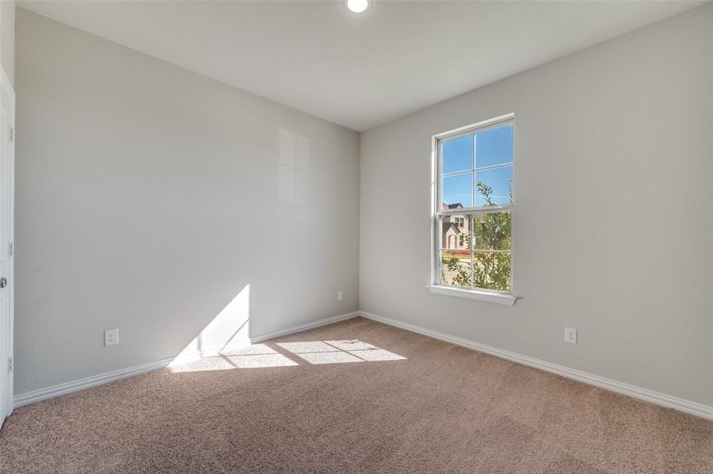 1312 Silver Grass Mdw - Photo 5 of 23