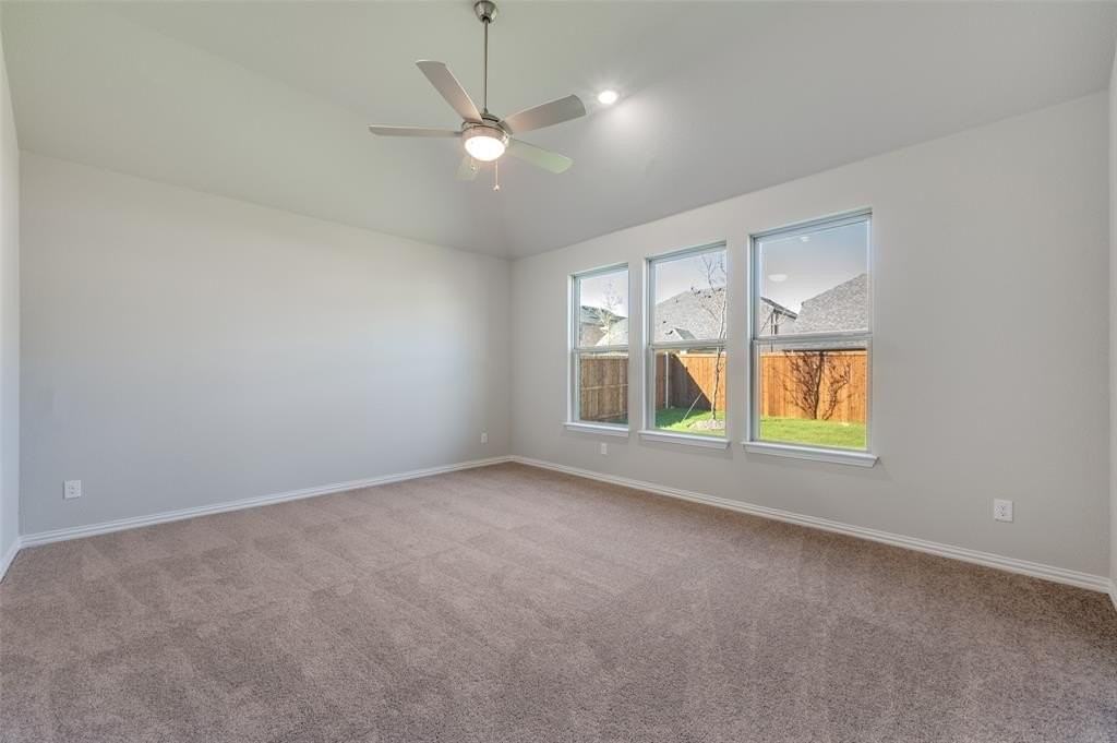 1312 Silver Grass Mdw - Photo 6 of 23