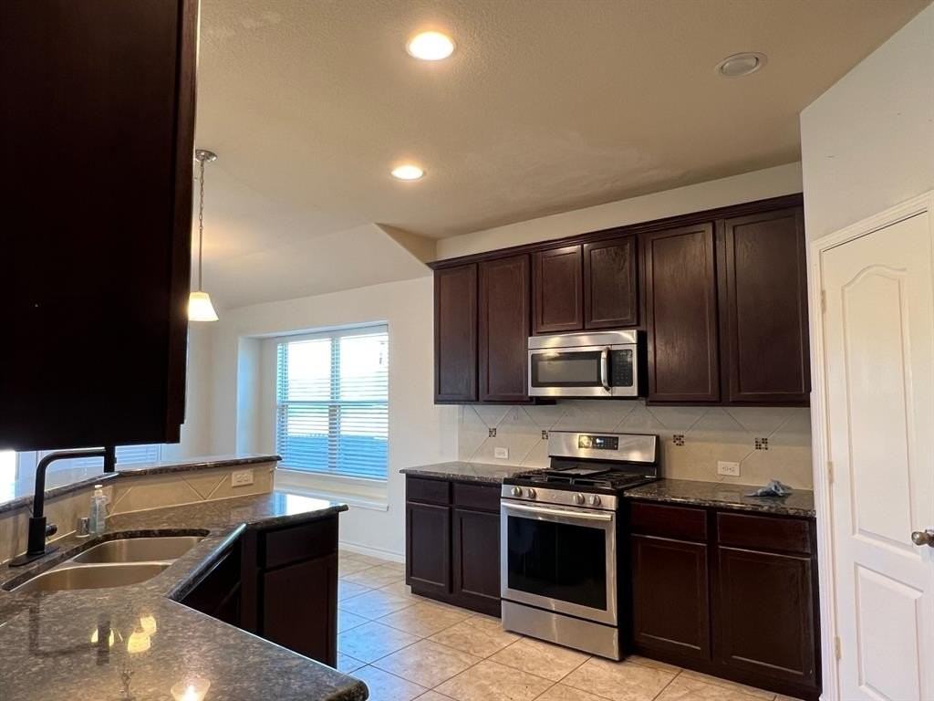 2024 Gayla Creek Dr - Photo 5 of 14