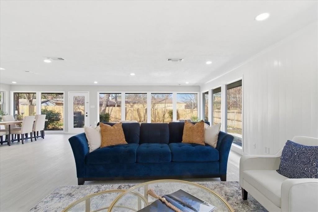 1509 University Dr - Photo 3 of 35