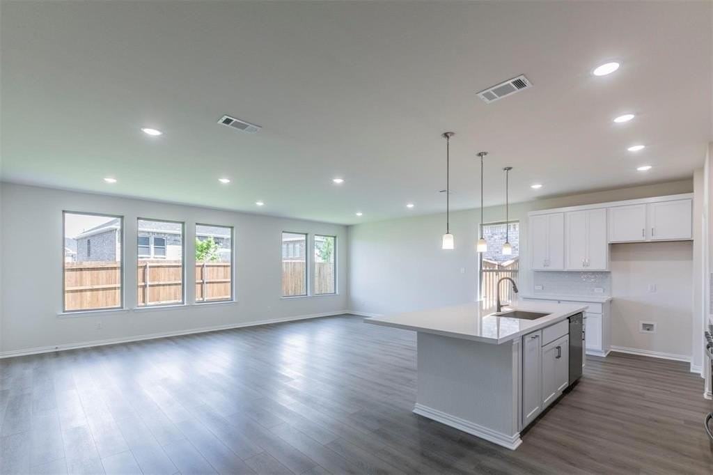 3300 Riverlawn Dr - Photo 2 of 25