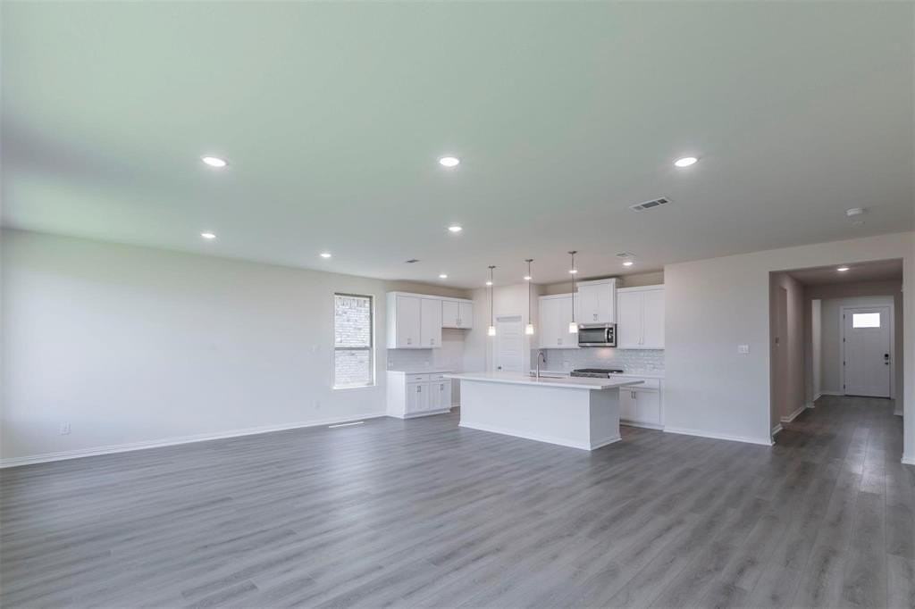 3300 Riverlawn Dr - Photo 3 of 25