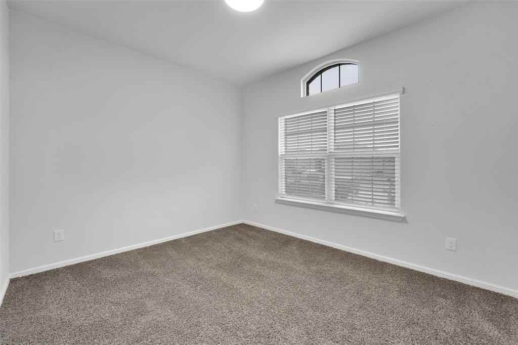 312 Youngblood Ln - Photo 5 of 29