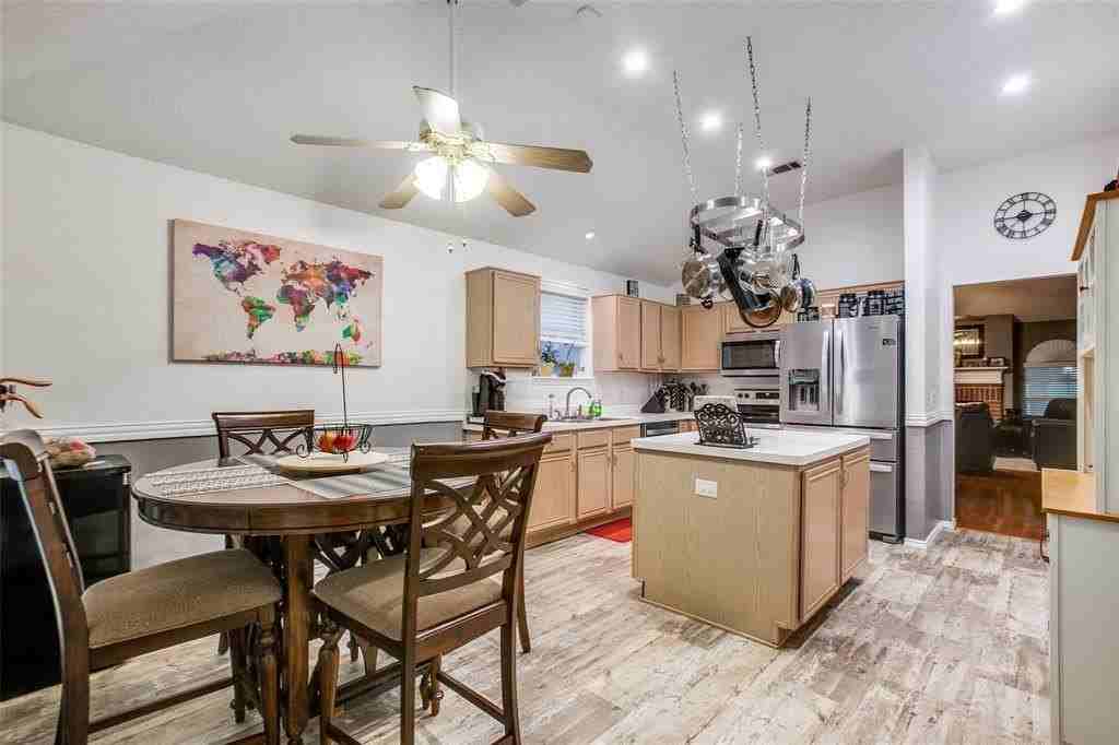 1309 Aspen Ln - Photo 4 of 26