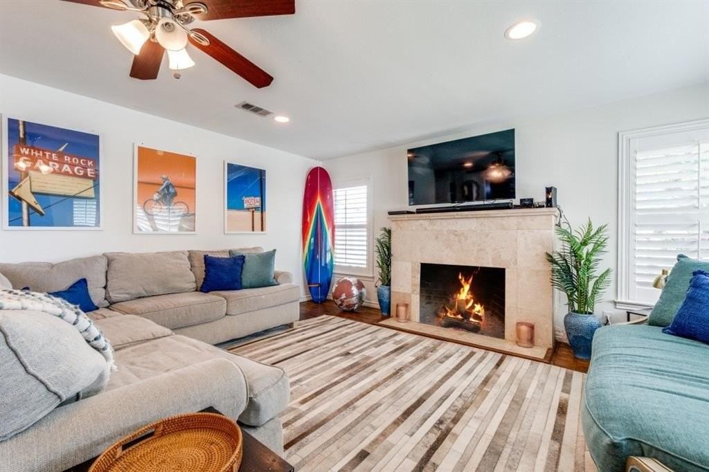 4303 Skillman St - Photo 5 of 25