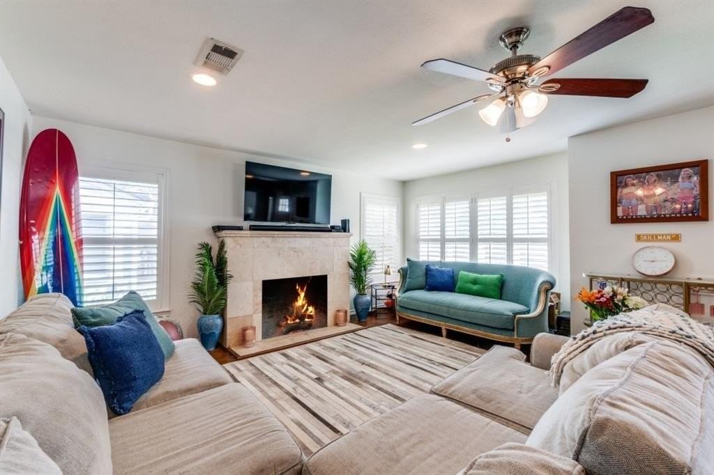 4303 Skillman St - Photo 6 of 25