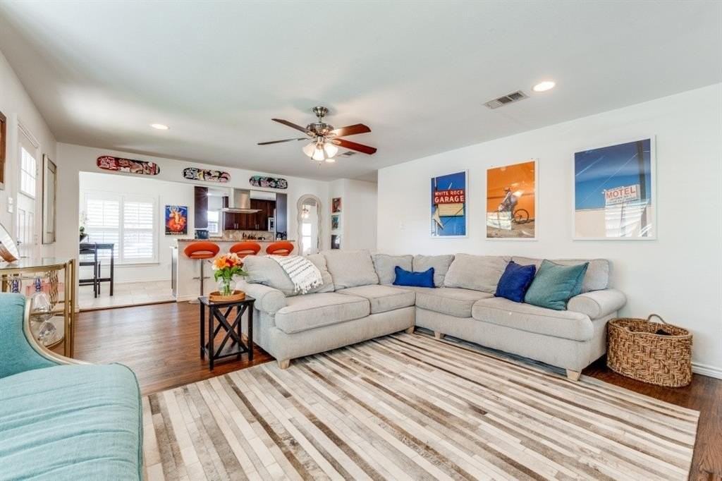 4303 Skillman St - Photo 7 of 25