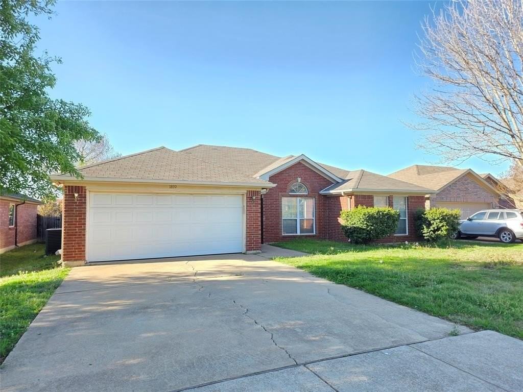 1810 Saint Nevis Dr - Photo 2 of 36