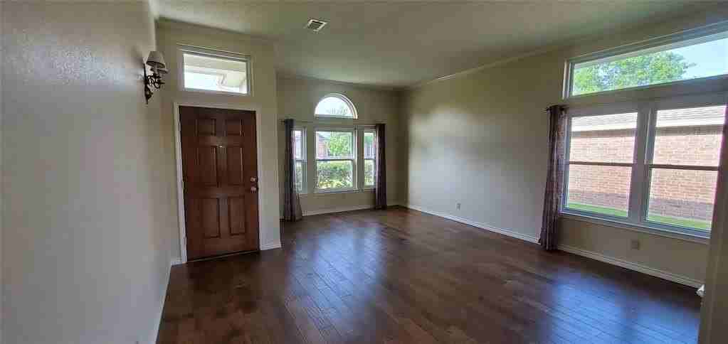 605 Andersonville Ln - Photo 4 of 23