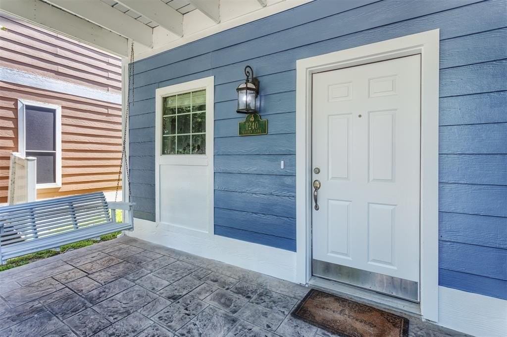 1240 Hayden Ln - Photo 4 of 39