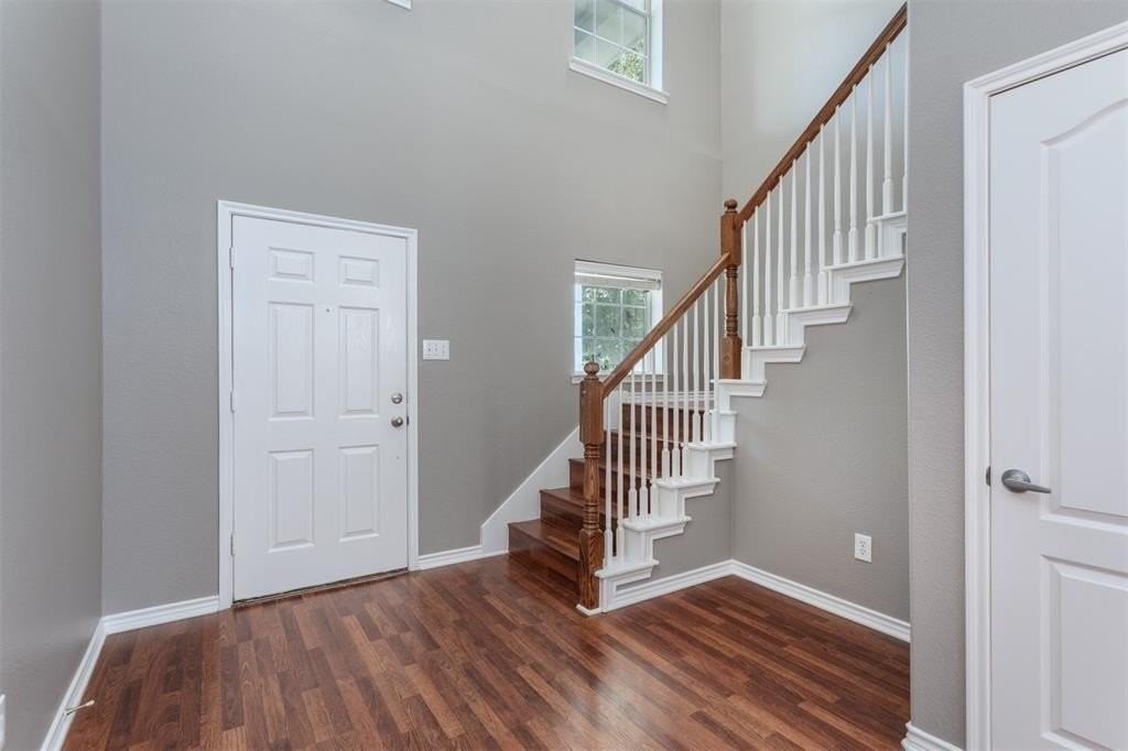 1240 Hayden Ln - Photo 5 of 39