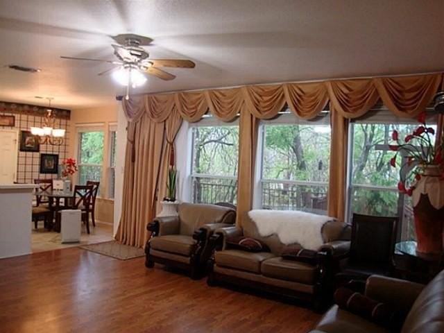 1706 Creekway Dr - Photo 2 of 12