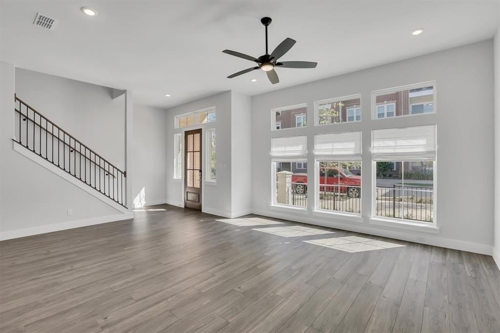 12077 Brubaker Dr - Photo 4 of 34