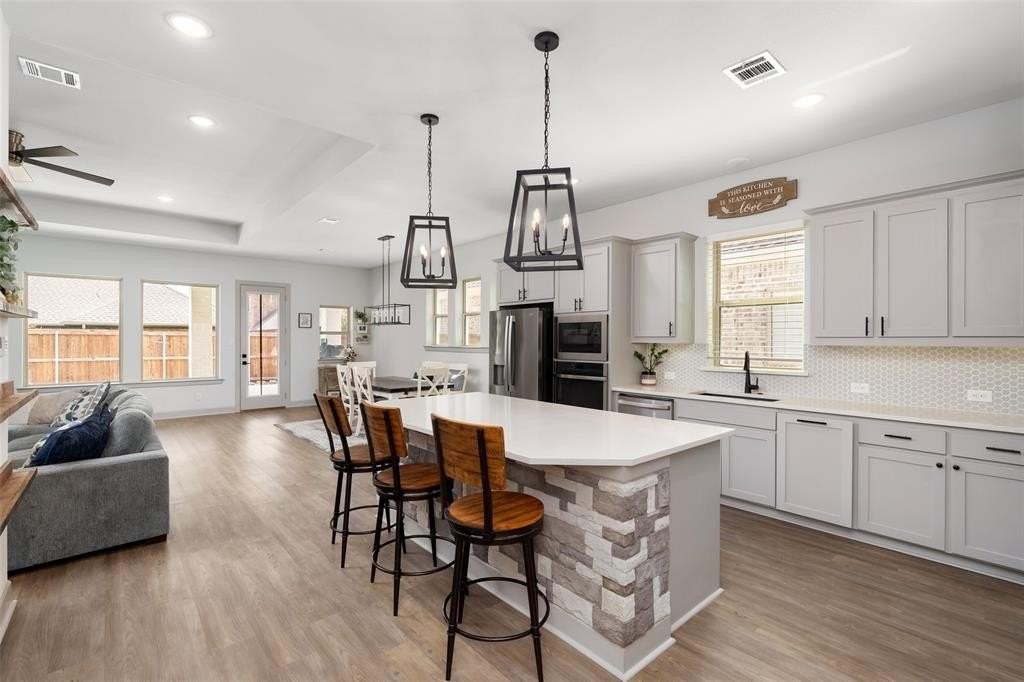 2423 War Admiral St - Photo 5 of 26