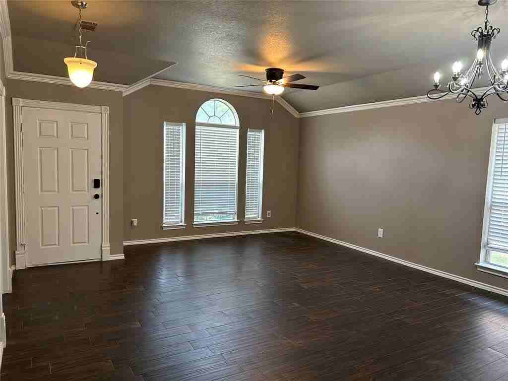 612 Everglade Dr - Photo 2 of 15