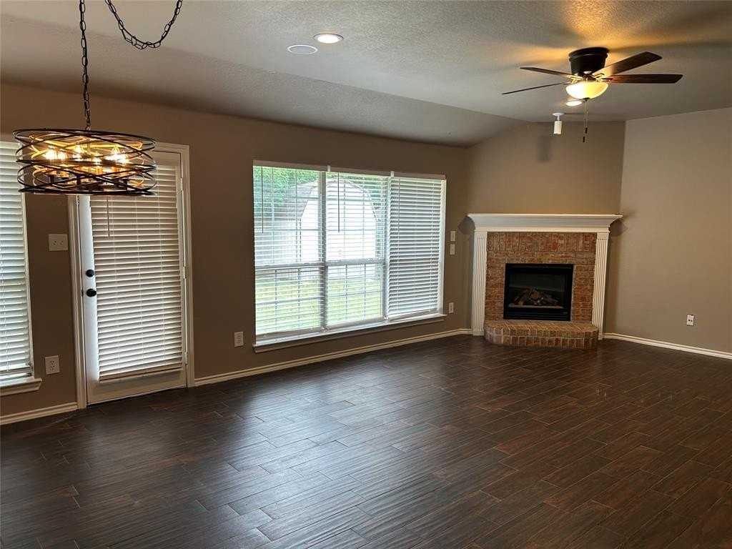 612 Everglade Dr - Photo 4 of 15