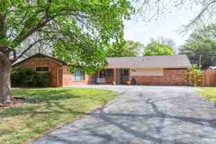 2101 S Elmwood Dr - Photo 1 of 1