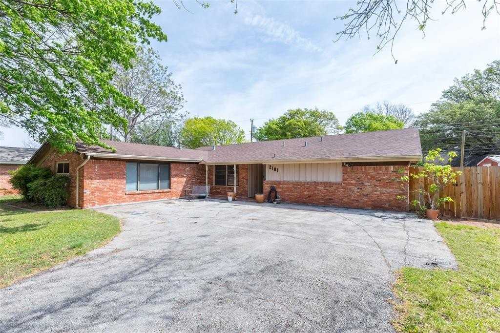 2101 S Elmwood Dr - Photo 4 of 37