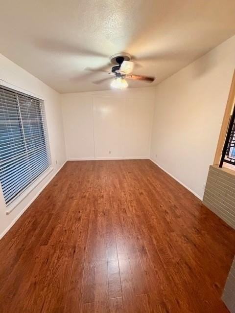 710 Silverstone Dr - Photo 5 of 33