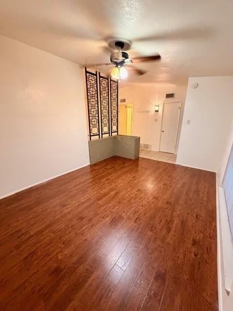 710 Silverstone Dr - Photo 6 of 33