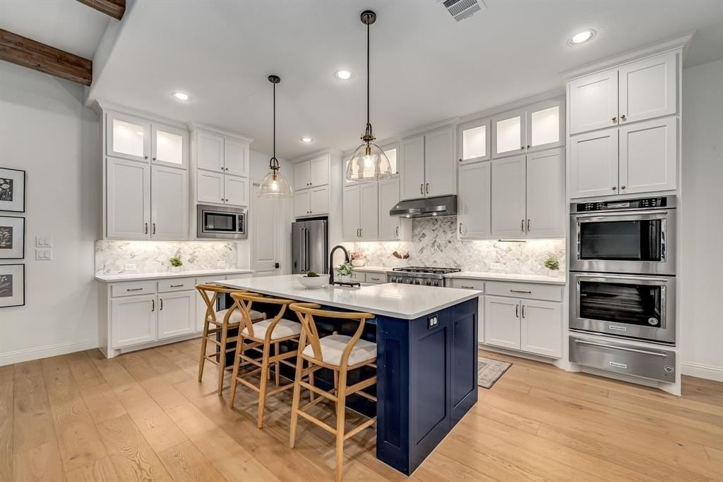 8288 Western - Photo 3 of 40