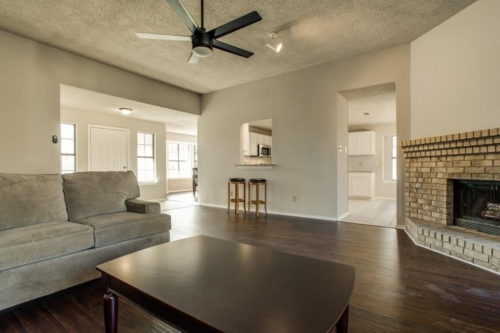 1305 Chicota Dr - Photo 4 of 23