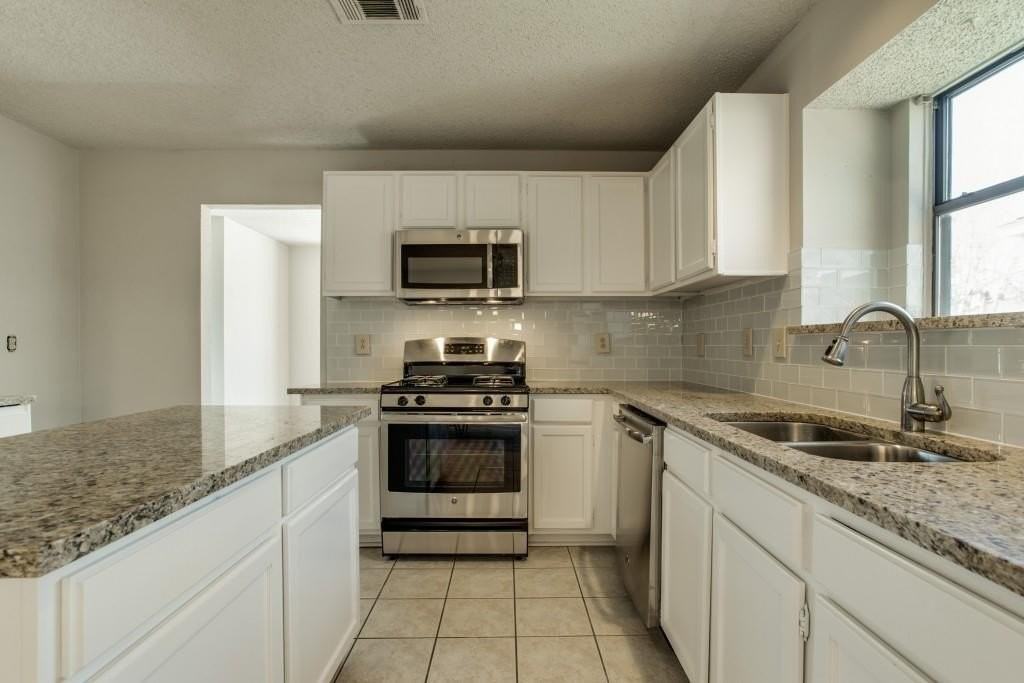 1305 Chicota Dr - Photo 7 of 23