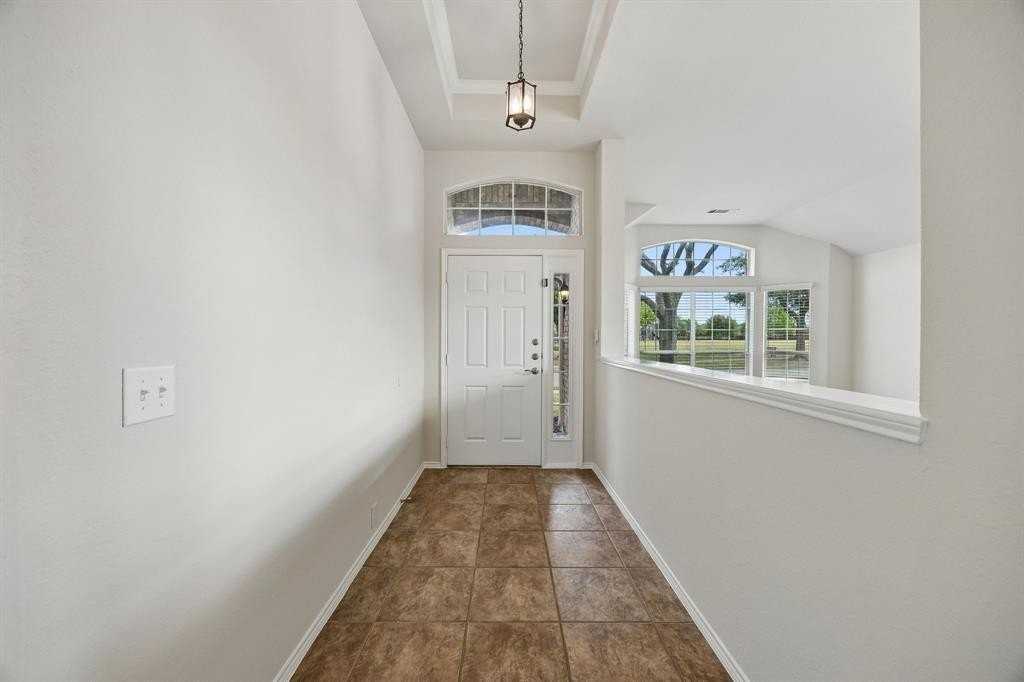 8201 Rayburn Ln - Photo 5 of 27