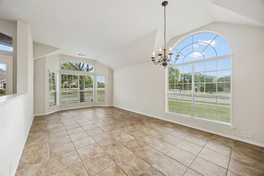 8201 Rayburn Ln - Photo 6 of 27