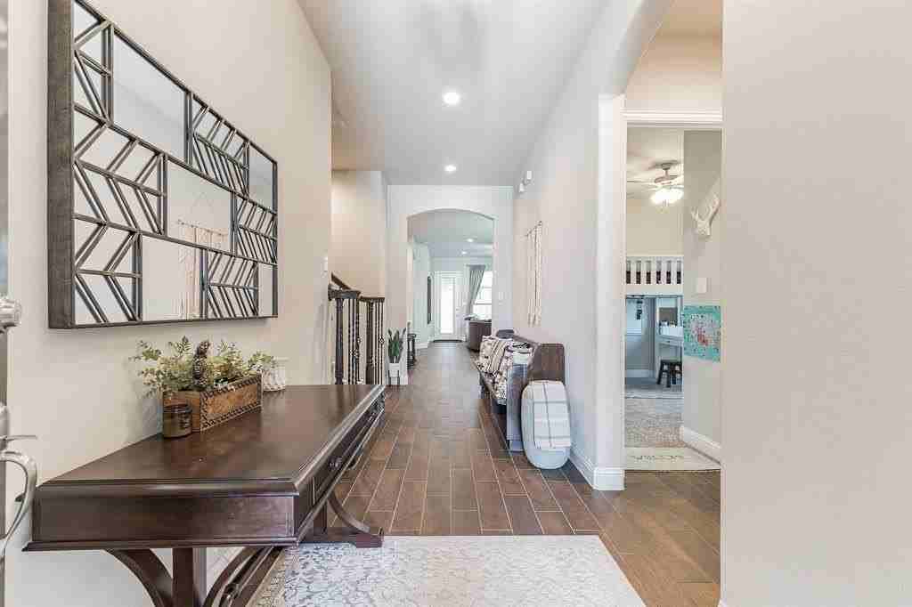 14800 Belclaire Ave - Photo 2 of 33