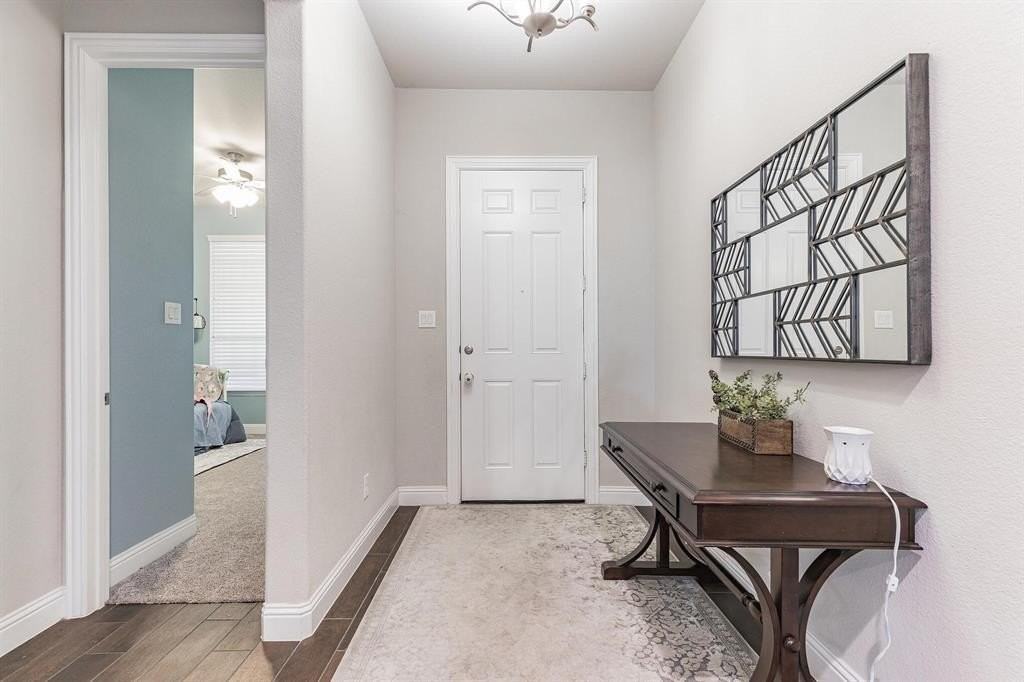 14800 Belclaire Ave - Photo 3 of 33