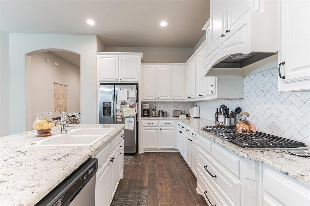 14800 Belclaire Ave - Photo 6 of 33