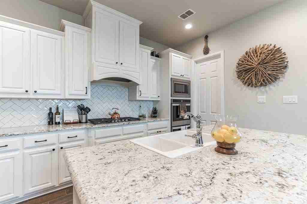 14800 Belclaire Ave - Photo 7 of 33