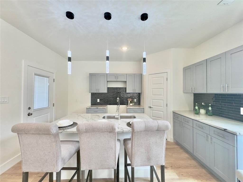 3801 Carpenter Ave - Photo 7 of 19