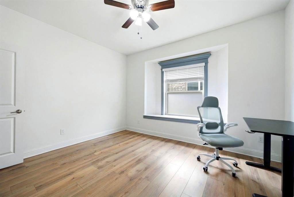 1408 Summer Ln - Photo 5 of 34