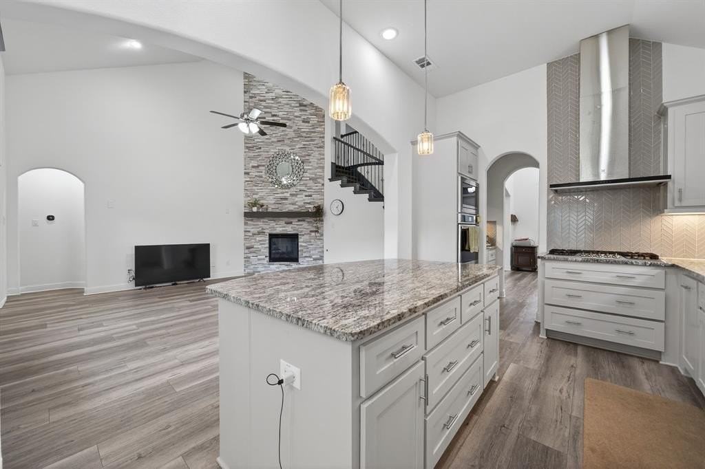 1408 Summer Ln - Photo 7 of 34