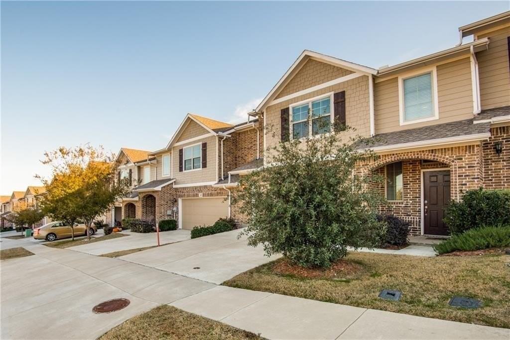 3812 Sicily St - Photo 3 of 31